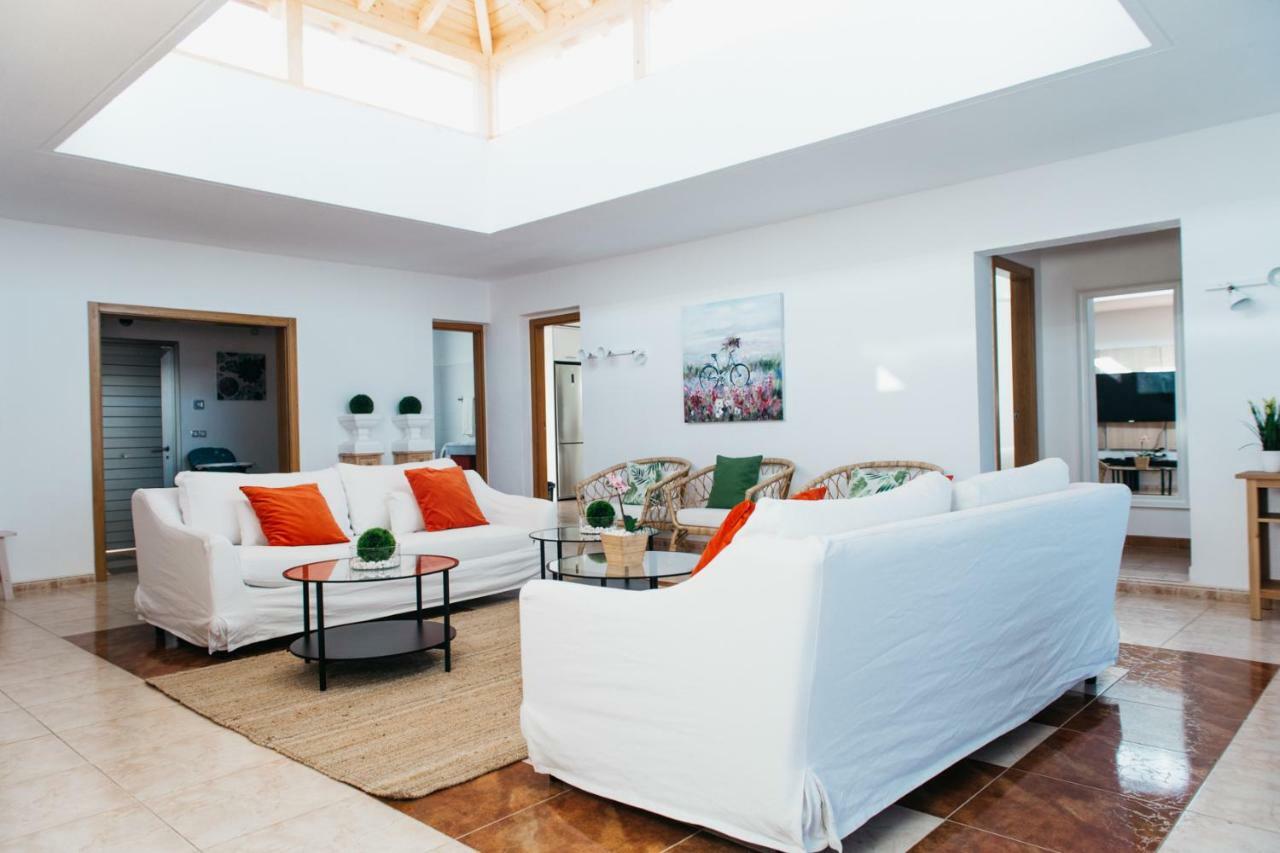 Eco Villa White Suite With Climatized Pool Caleta De Fuste Exteriér fotografie